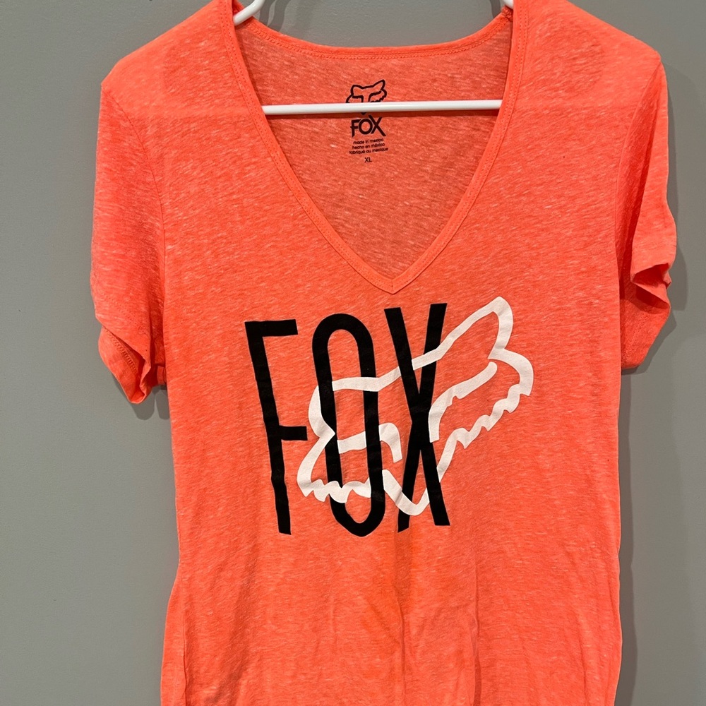 Fox racing women’s V-neck shirt.